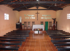 Viele Plätze bietet die Kapelle im Innern